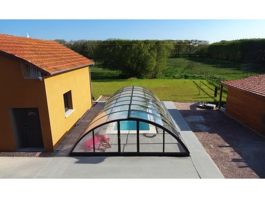 5 Raisons d'Investir dans un Abri de Piscine