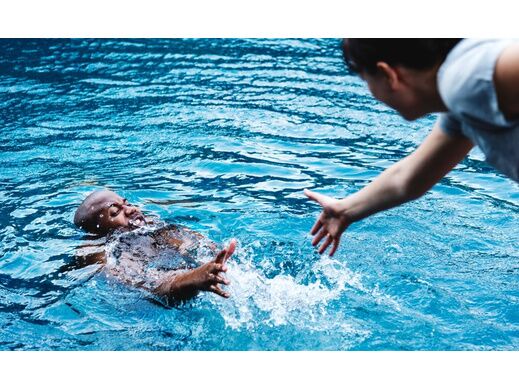 Accident de piscine : que faire ? Premiers gestes de secours
